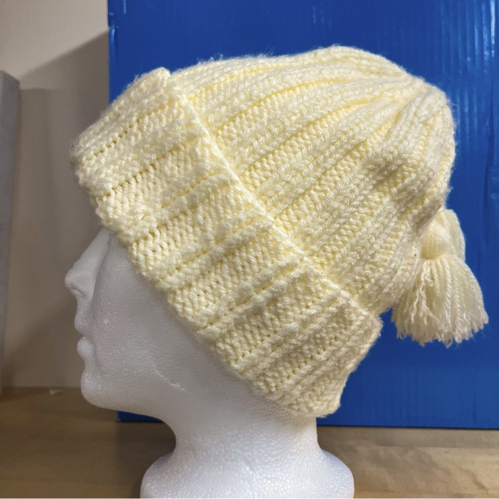 #087 Knit Toque. Size M/L
